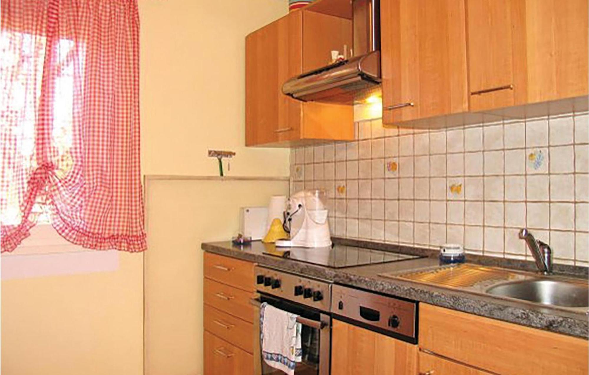 2 Bedroom Cozy Home In Bosiljevo Exterior photo